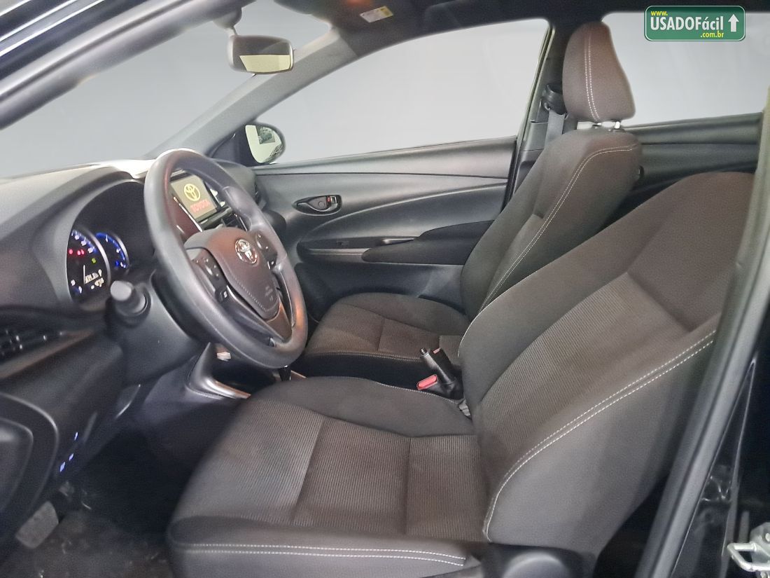 Toyota Yaris Hatch XL 1.5 Automático Flex 2024/2025 — foto 9 de 12
