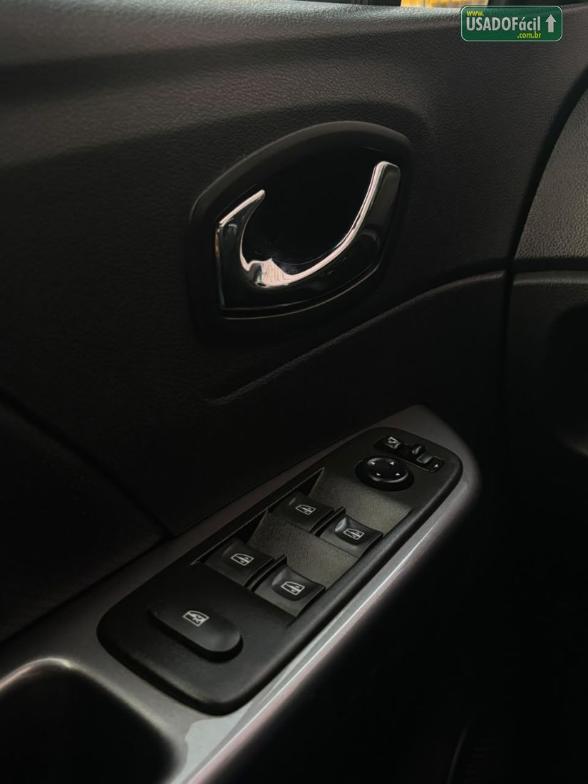 Renault Captur Intense Bose 1.6 Automático Flex 2020/2021 — foto 14 de 17