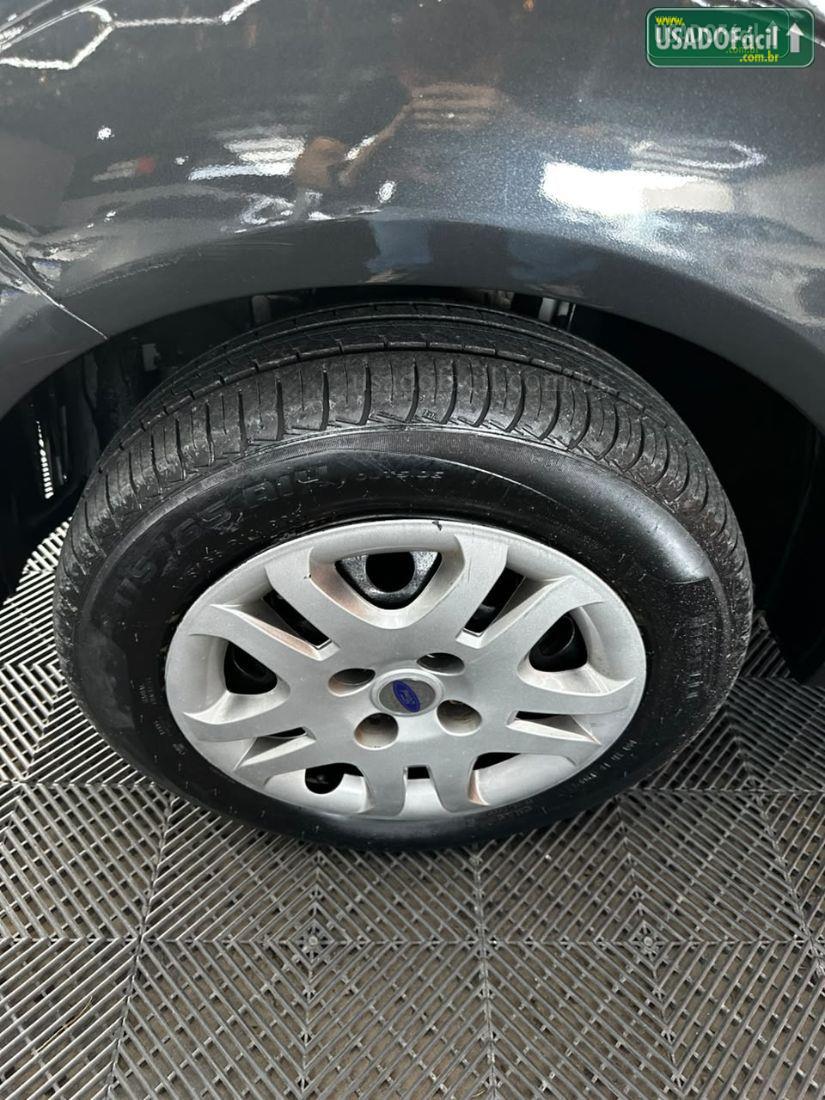 FORD Fiesta Sedan 1.6 Mecânico Flex 2014/2014 — foto 7 de 15