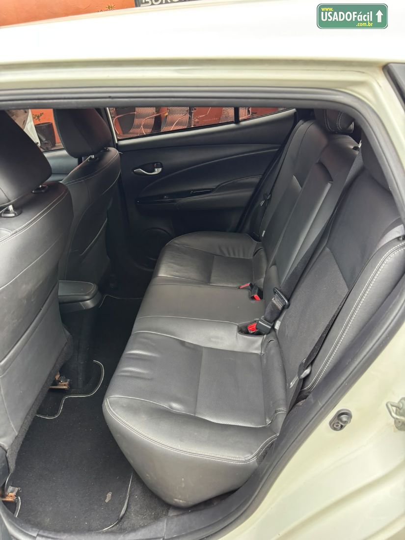 Toyota Yaris Hatch XS 1.5 Automático Flex 2019/2019 — foto 10 de 13