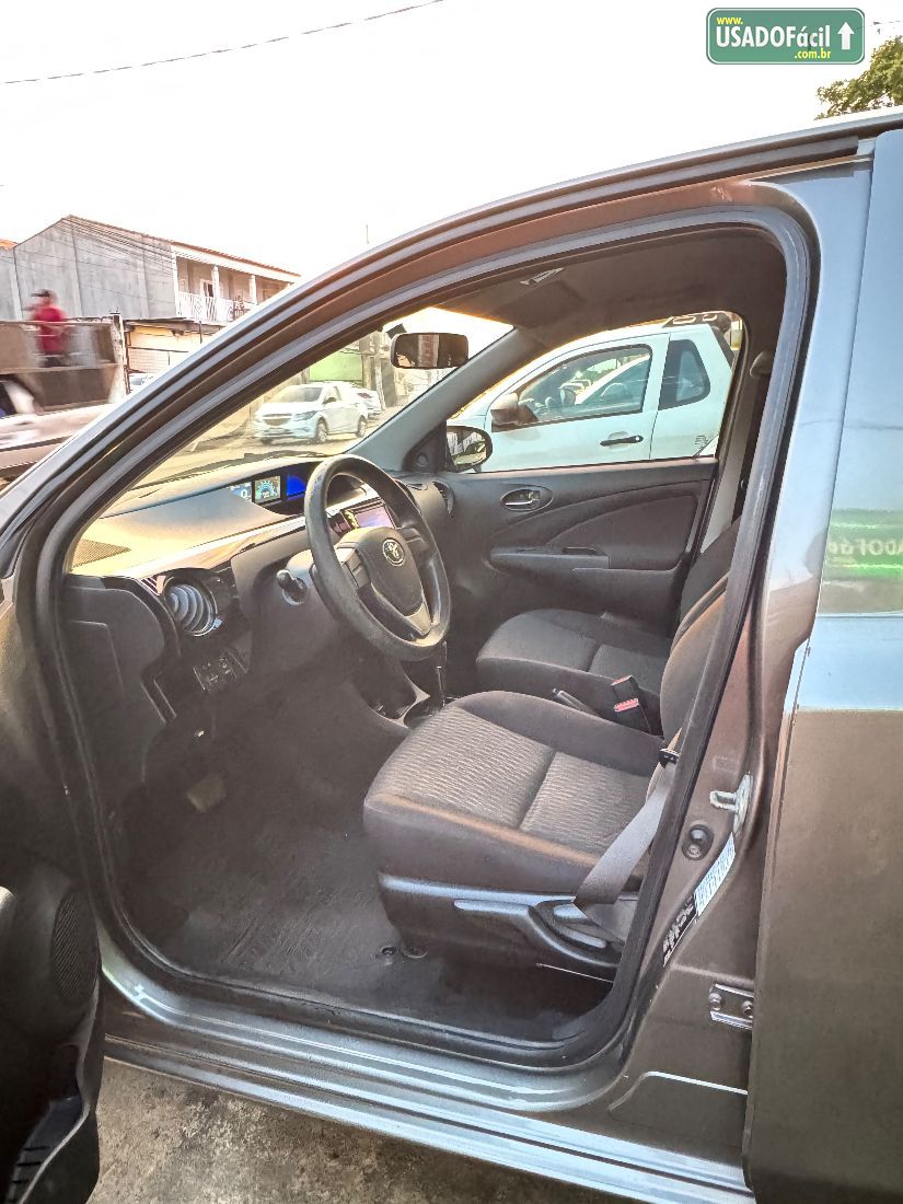 Toyota Etios Sedan X 1.5 Automático Flex 2017/2017 — foto 6 de 12