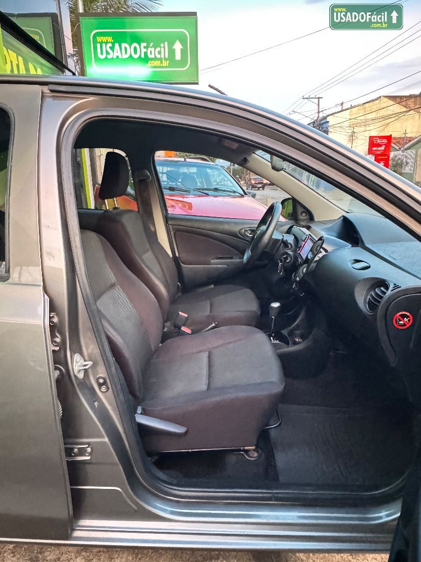 Toyota Etios Sedan X 1.5 Automático Flex 2017/2017 — foto 8 de 12