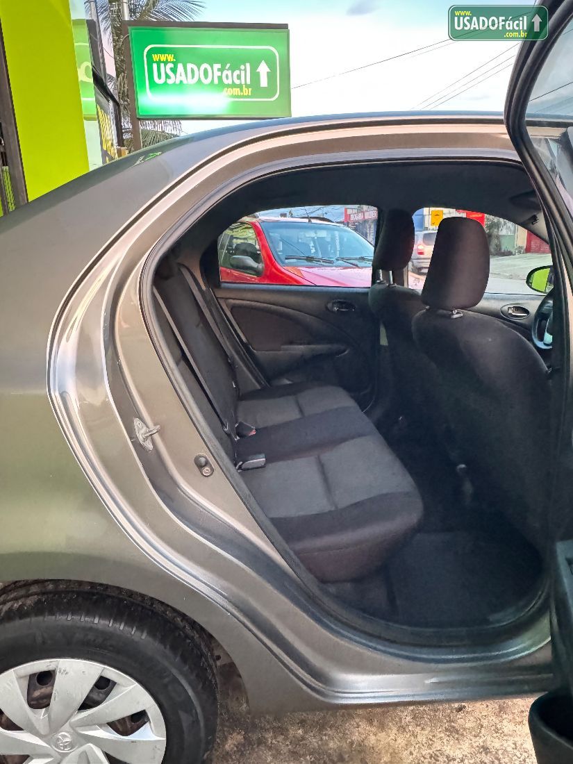 Toyota Etios Sedan X 1.5 Automático Flex 2017/2017 — foto 9 de 12