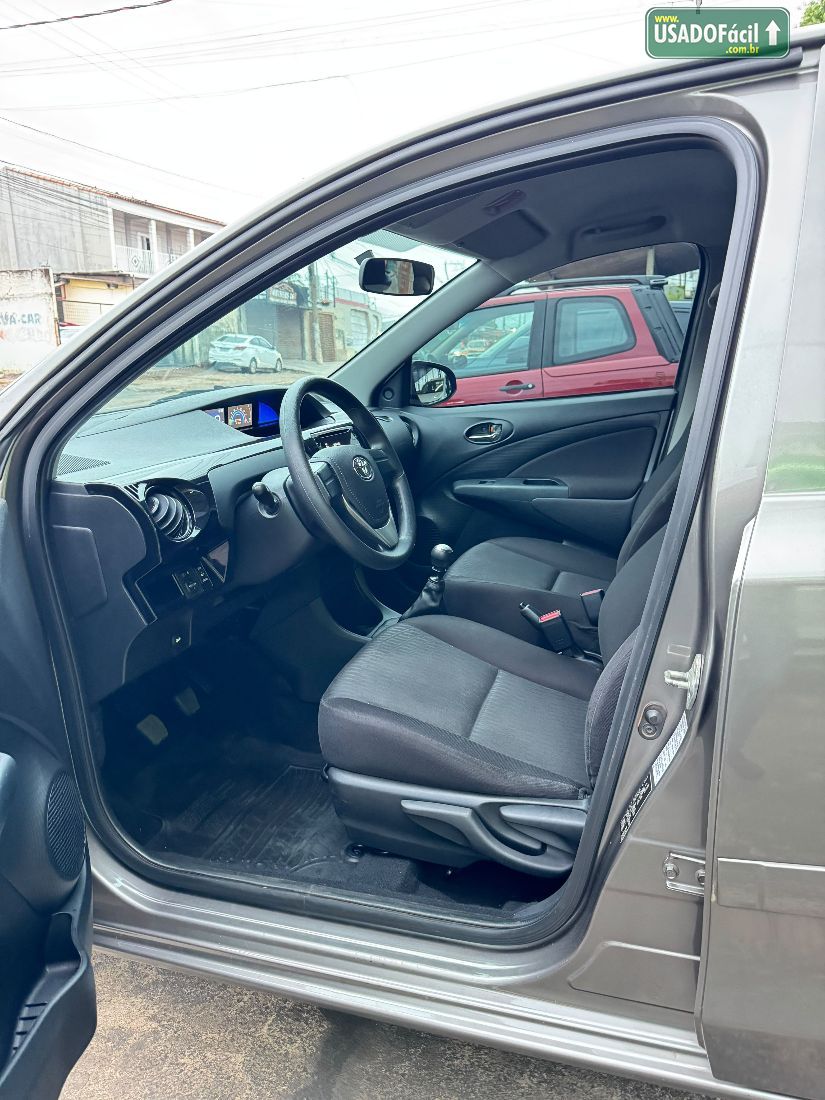 Toyota Etios Hatch X 1.3 Mecânico Flex 2018/2018 — foto 6 de 12