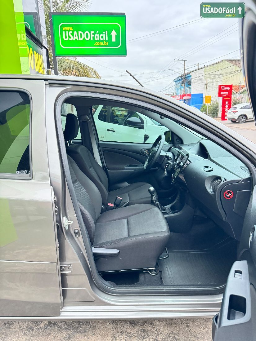Toyota Etios Hatch X 1.3 Mecânico Flex 2018/2018 — foto 8 de 12