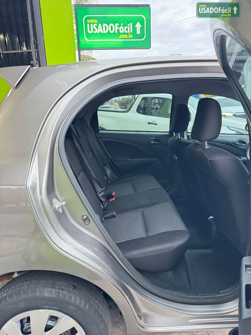 Toyota Etios Hatch X 1.3 Mecânico Flex 2018/2018 — foto 9 de 12