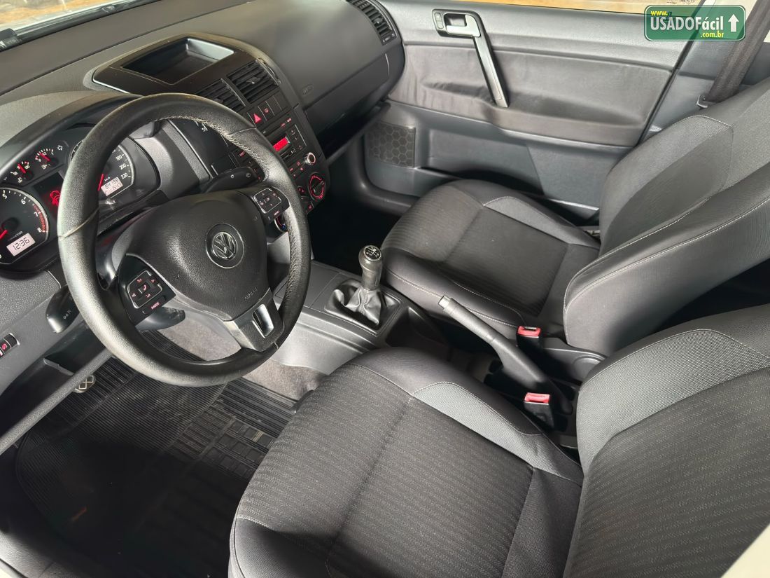 Volkswagen Polo Sedan 1.6 Mi Total Flex 2014/2014 — foto 12 de 17