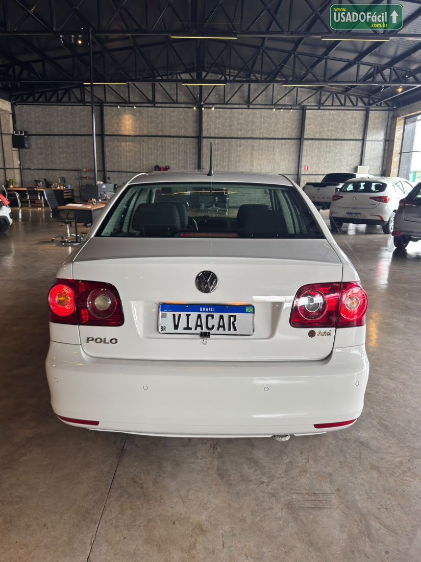 Volkswagen Polo Sedan 1.6 Mi Total Flex 2014/2014 — foto 4 de 17