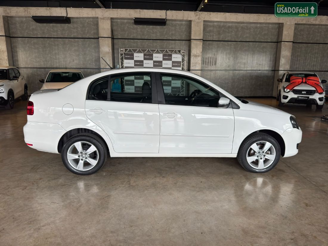 Volkswagen Polo Sedan 1.6 Mi Total Flex 2014/2014 — foto 6 de 17