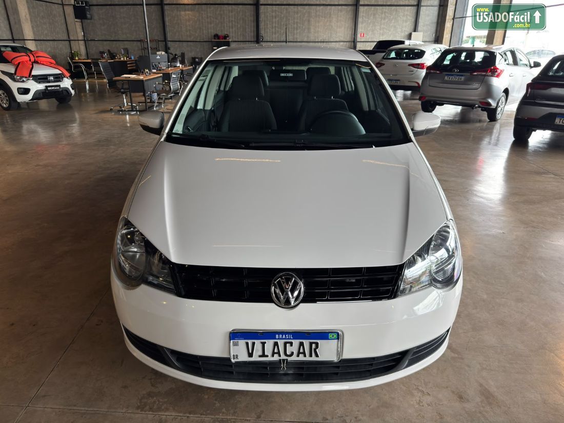Volkswagen Polo Sedan 1.6 Mi Total Flex 2014/2014 — foto 8 de 17