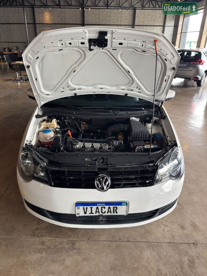 Volkswagen Polo Sedan 1.6 Mi Total Flex 2014/2014 — foto 9 de 17
