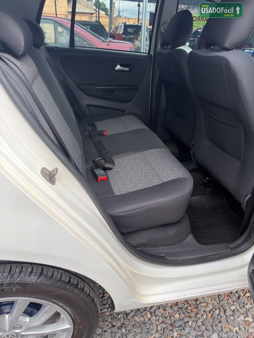 Volkswagen Fox 1.6 I Motion 4P Total Flex 2014/2014 — foto 15 de 18