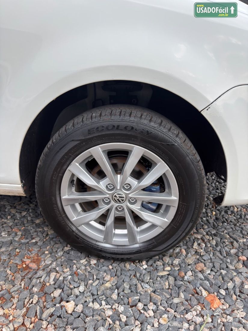Volkswagen Fox 1.6 I Motion 4P Total Flex 2014/2014 — foto 18 de 18