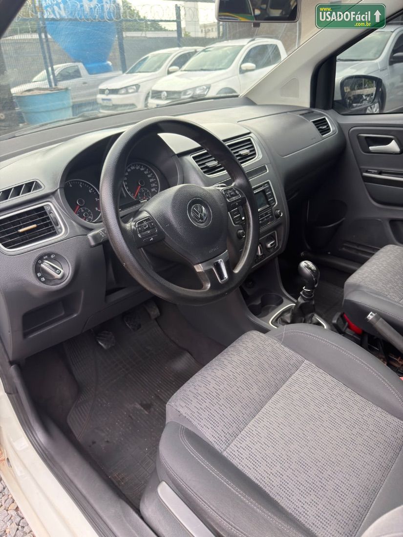 Volkswagen Fox 1.6 I Motion 4P Total Flex 2014/2014 — foto 8 de 18