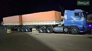 VOLVO Volvo FH-440 6x4 rodotrem 3x3 curto randon 2004