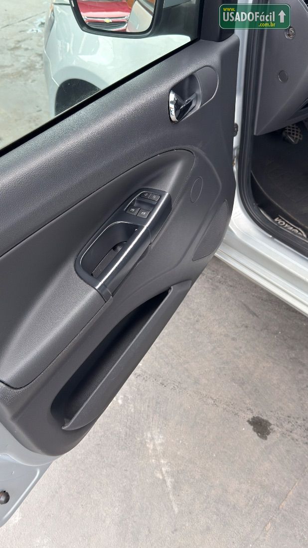 Volkswagen Voyage Comfortline 1.0 Total Flex 2015/2016 — foto 9 de 17