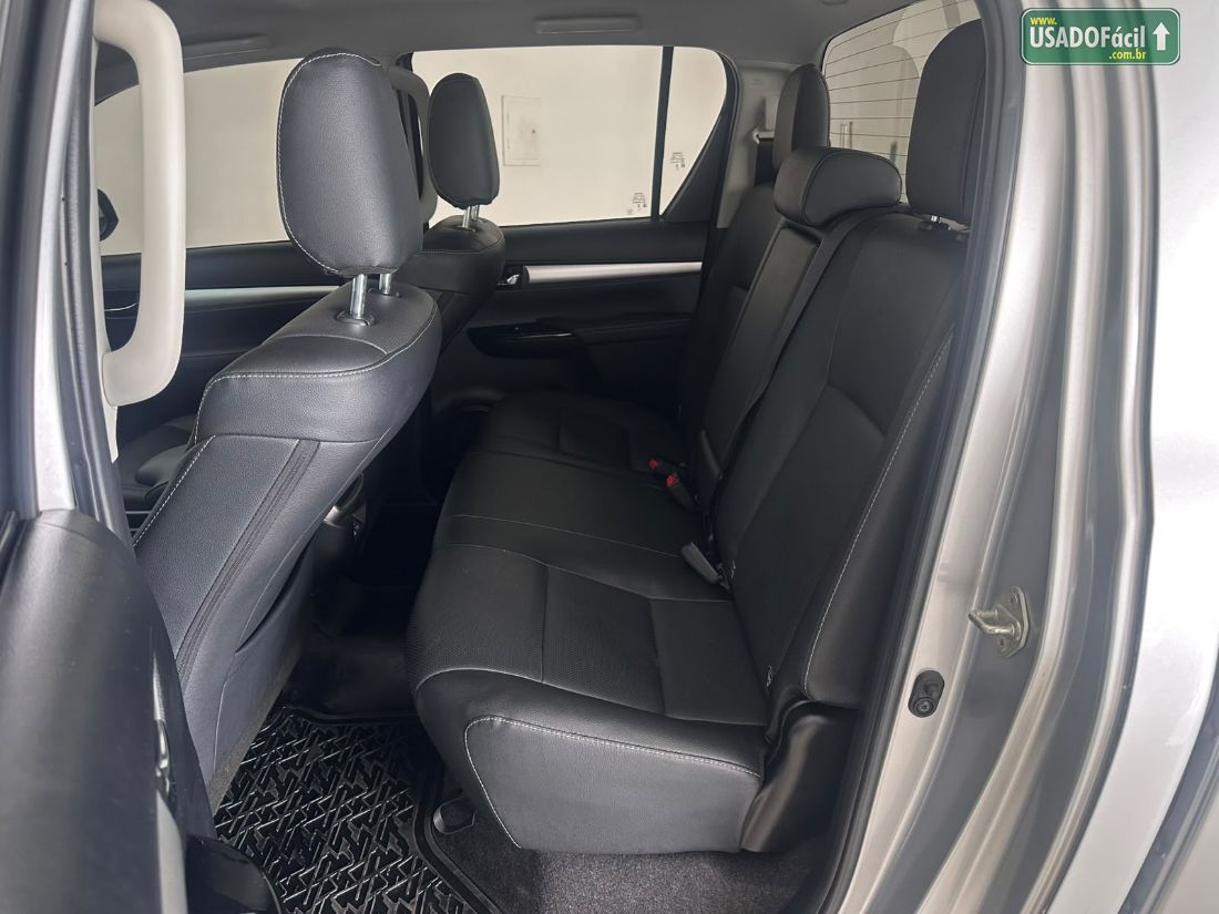Toyota Hilux SRX CD 2.8 4x4 TDI Automático Diesel 2025/2025 — foto 13 de 15
