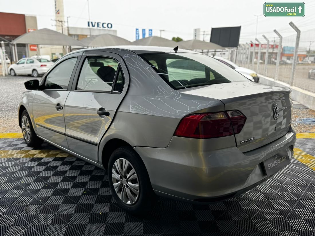 Volkswagen Voyage 1.6 Total Flex 2014/2015 — foto 6 de 8