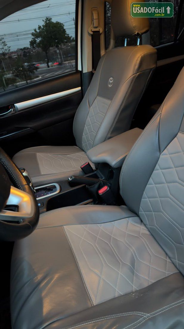 Toyota Hilux SR CD 2.8 4X4 TDI Automático Diesel 2019/2020 — foto 19 de 23
