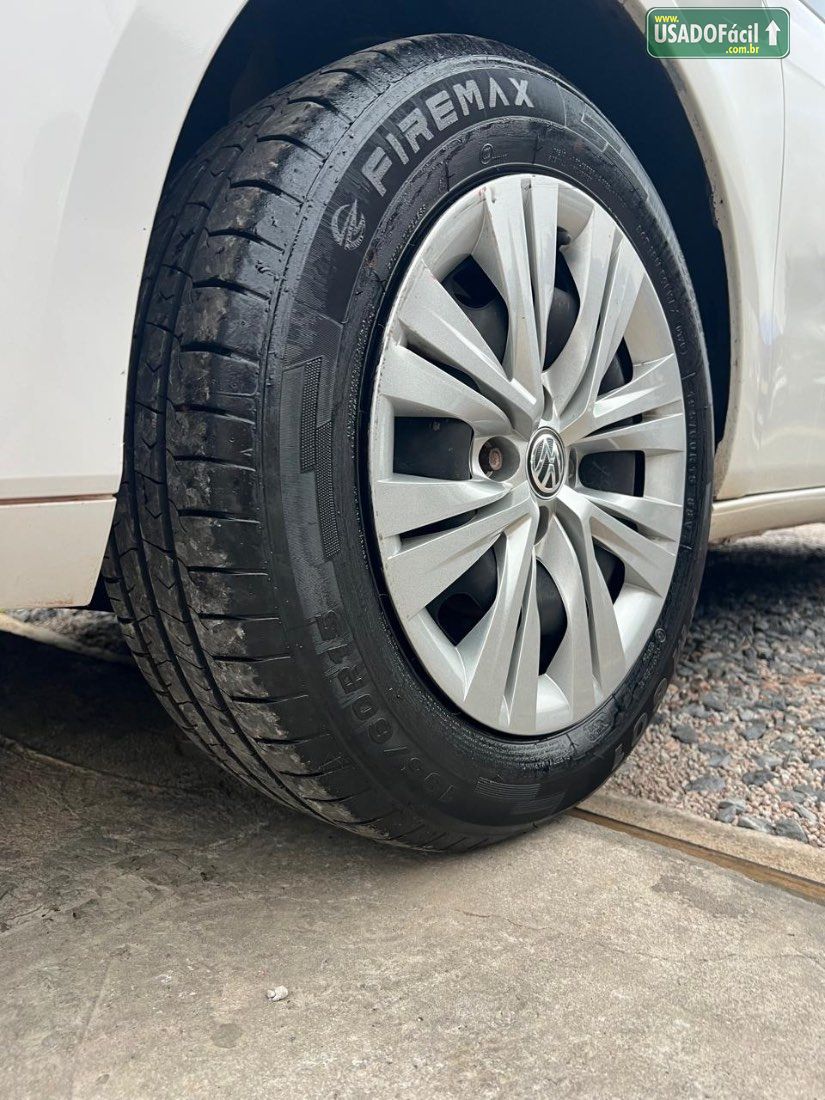 Volkswagen Voyage City 1.6 Mi Total Flex 2014/2015 — foto 17 de 17