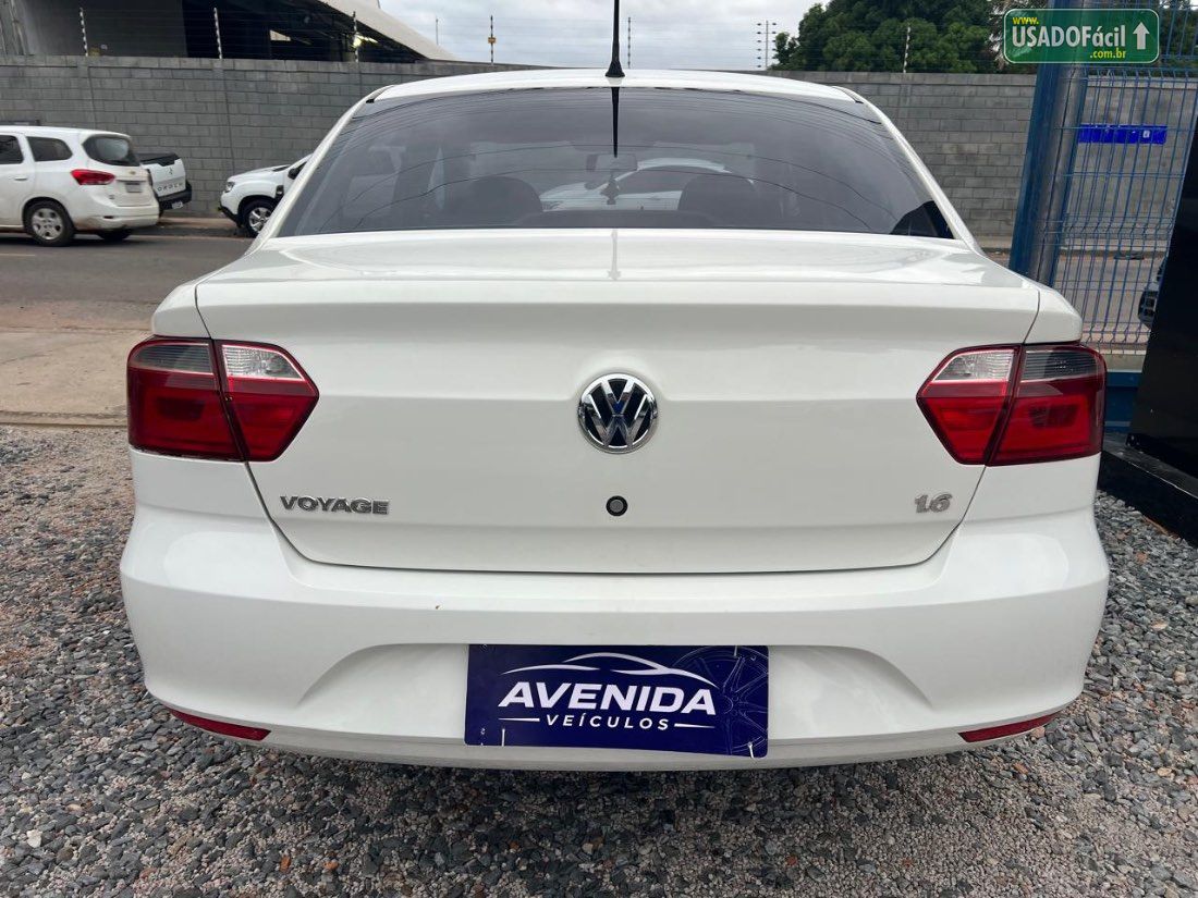 Volkswagen Voyage City 1.6 Mi Total Flex 2014/2015 — foto 6 de 17