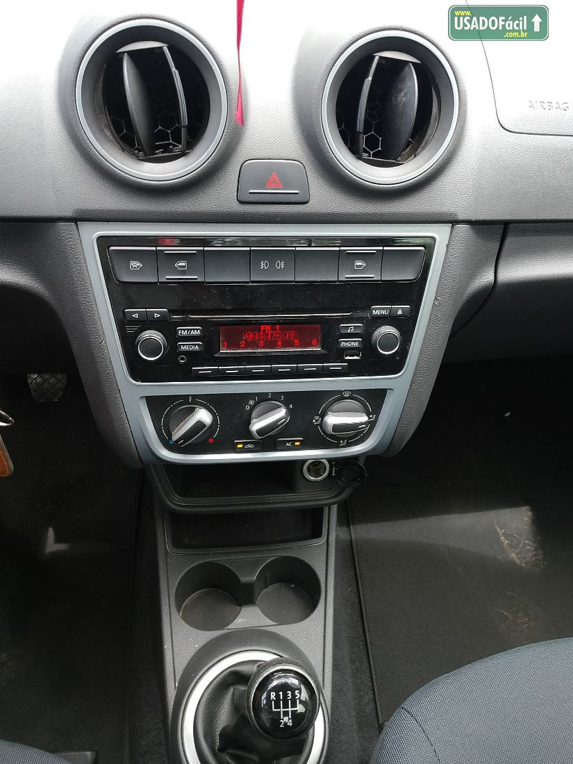 Volkswagen Voyage Comfortline 1.0 Total Flex 2015/2015 — foto 12 de 16