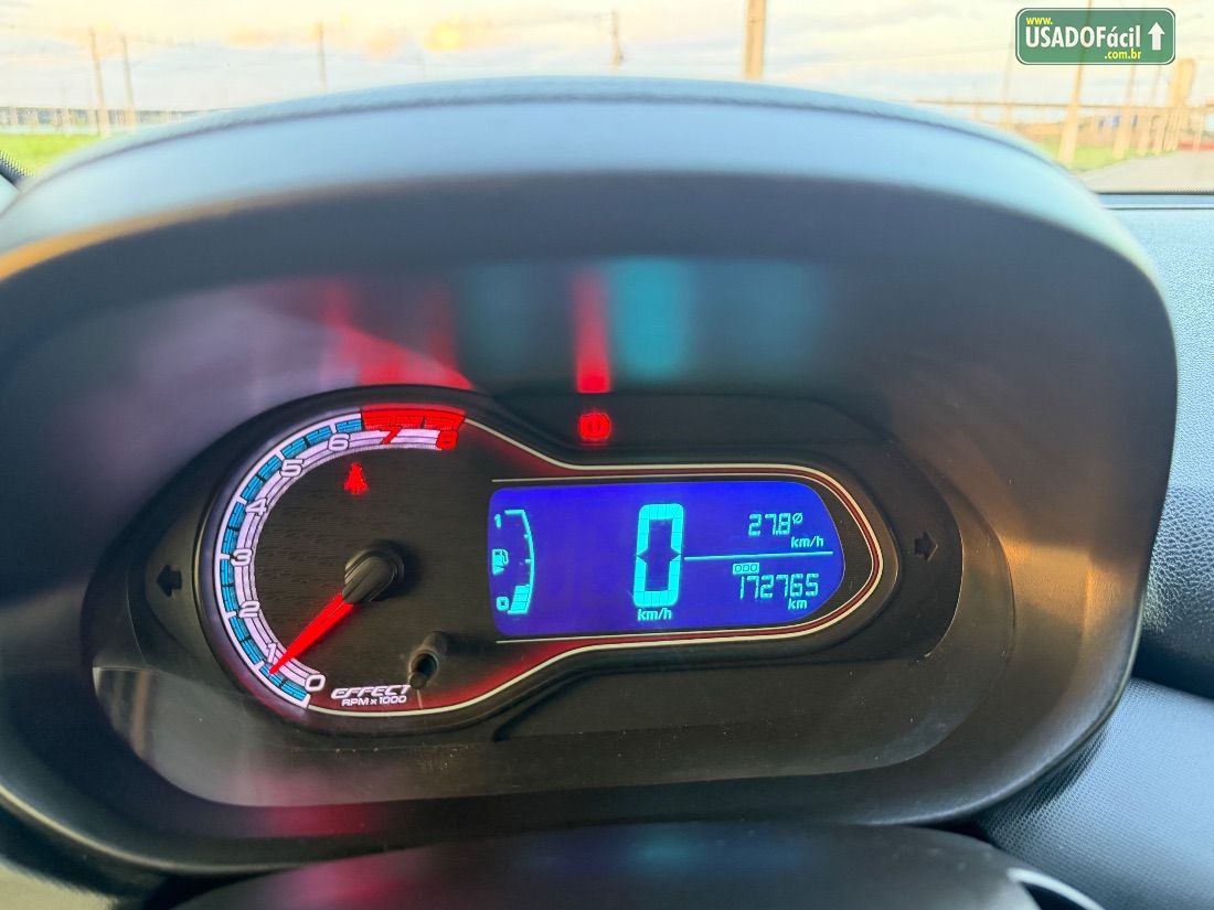 CHEVROLET/GM Onix Hatch Effect 1.4 Mecânico Flex 2015/2015 — foto 10 de 11