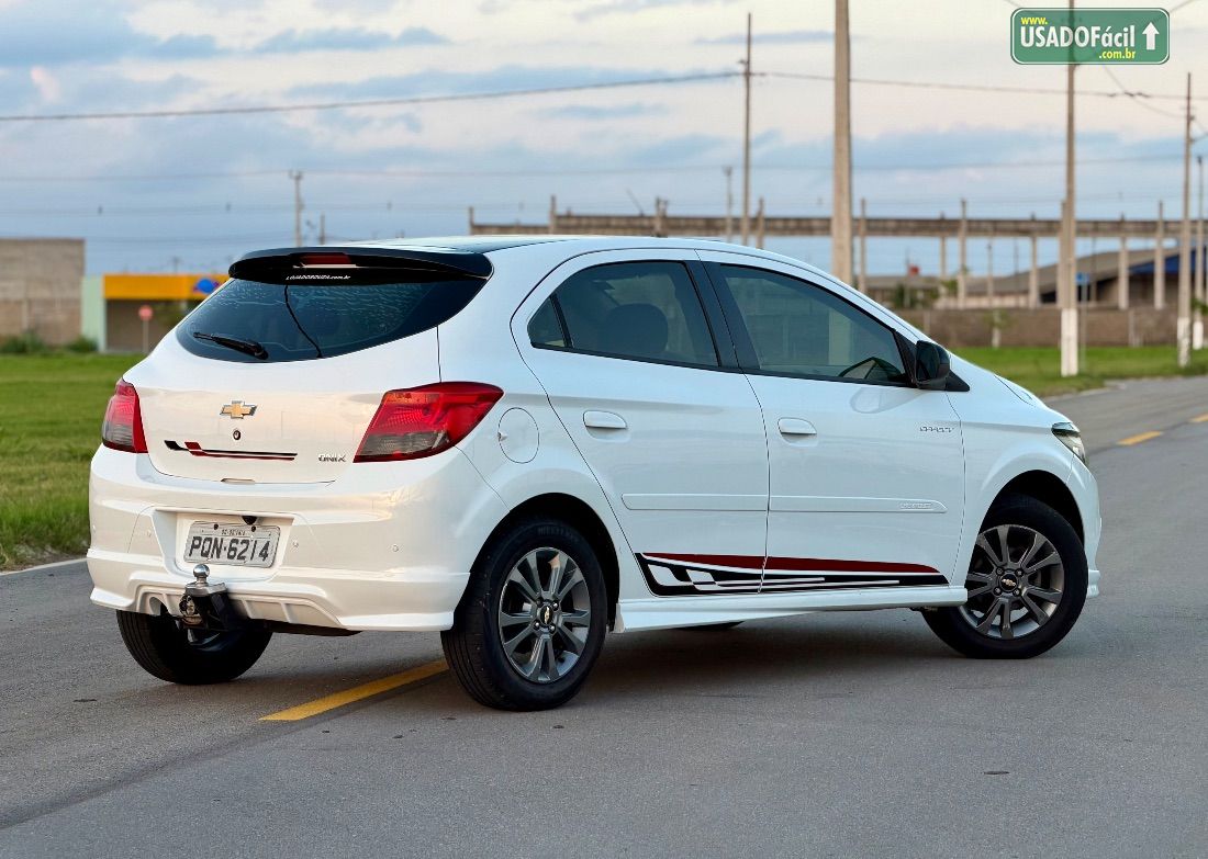 CHEVROLET/GM Onix Hatch Effect 1.4 Mecânico Flex 2015/2015 — foto 4 de 11