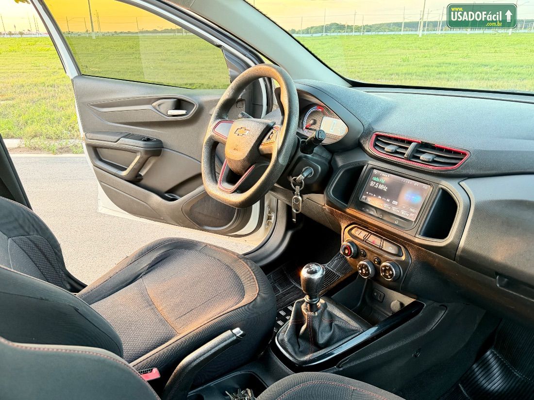 CHEVROLET/GM Onix Hatch Effect 1.4 Mecânico Flex 2015/2015 — foto 8 de 11