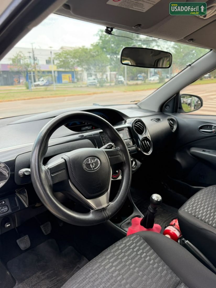 Toyota Etios Hatch X 1.3 Mecânico Flex 2015/2015 — foto 10 de 12