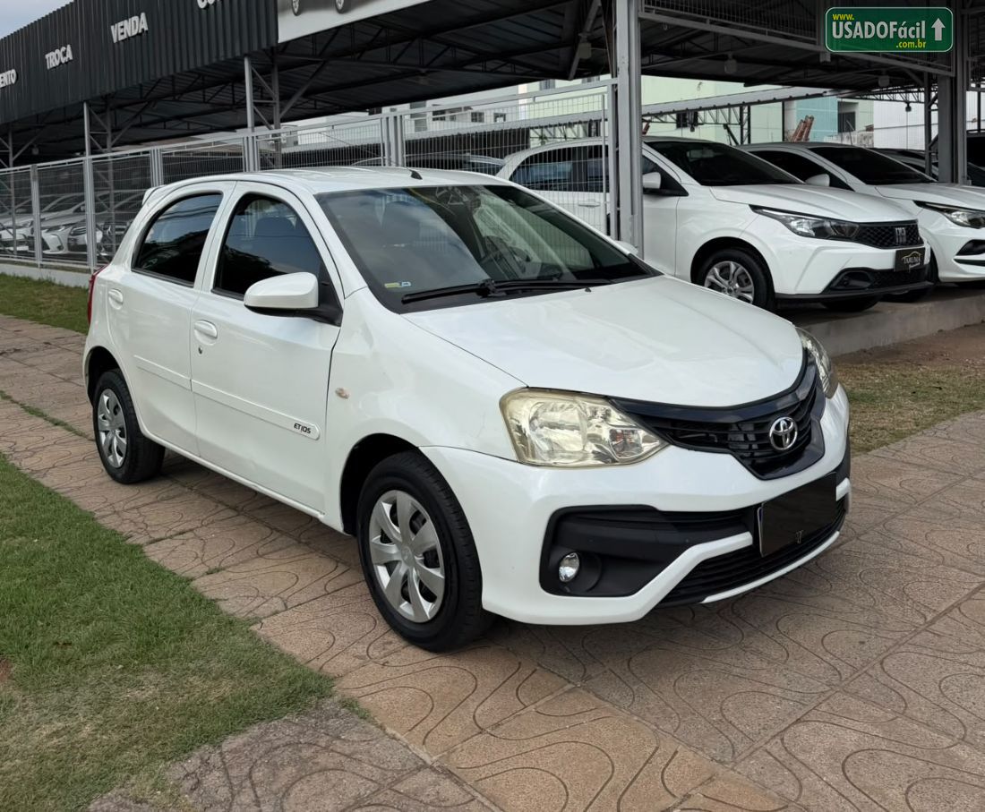 Toyota Etios Hatch X 1.3 Mecânico Flex 2015/2015 — foto 3 de 12