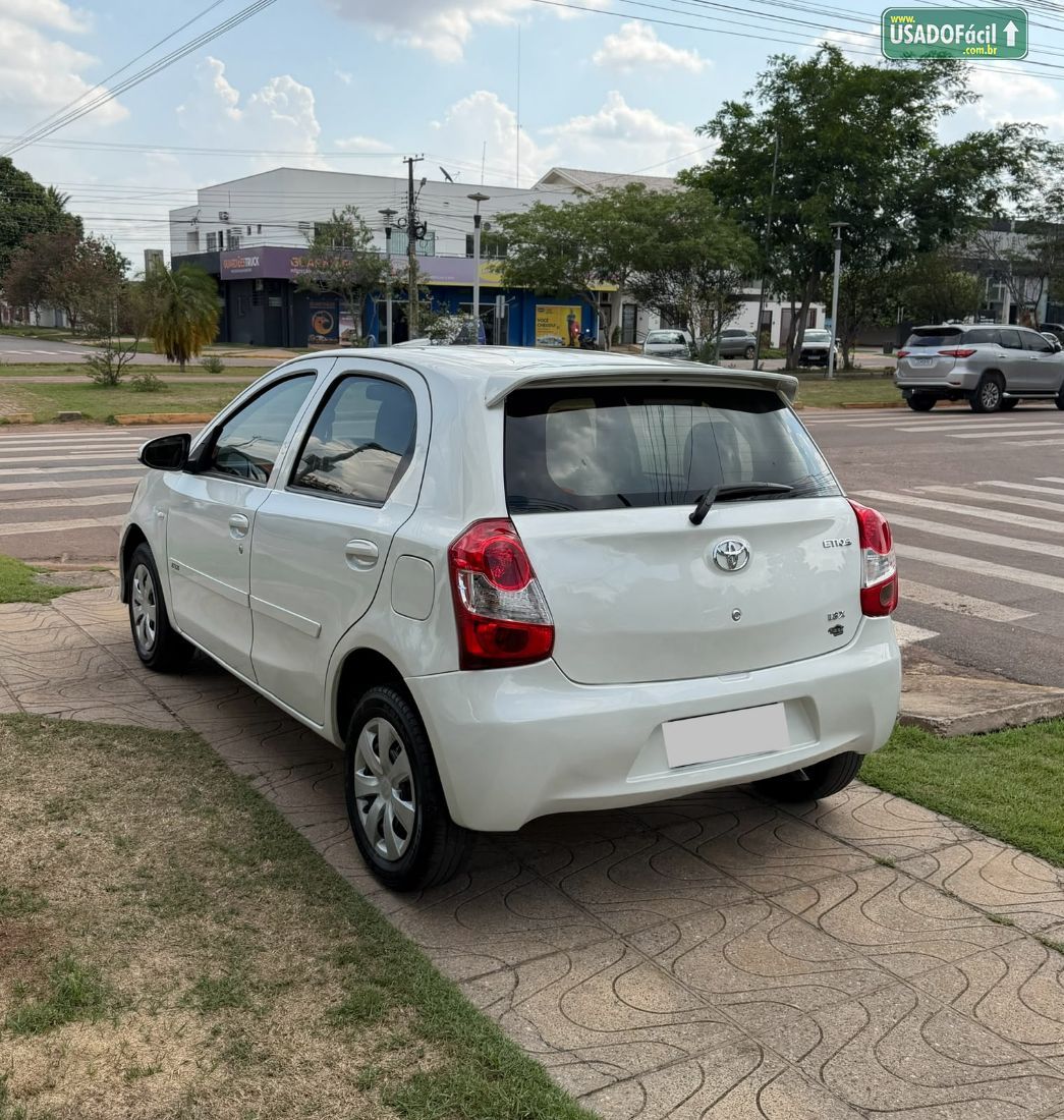 Toyota Etios Hatch X 1.3 Mecânico Flex 2015/2015 — foto 5 de 12