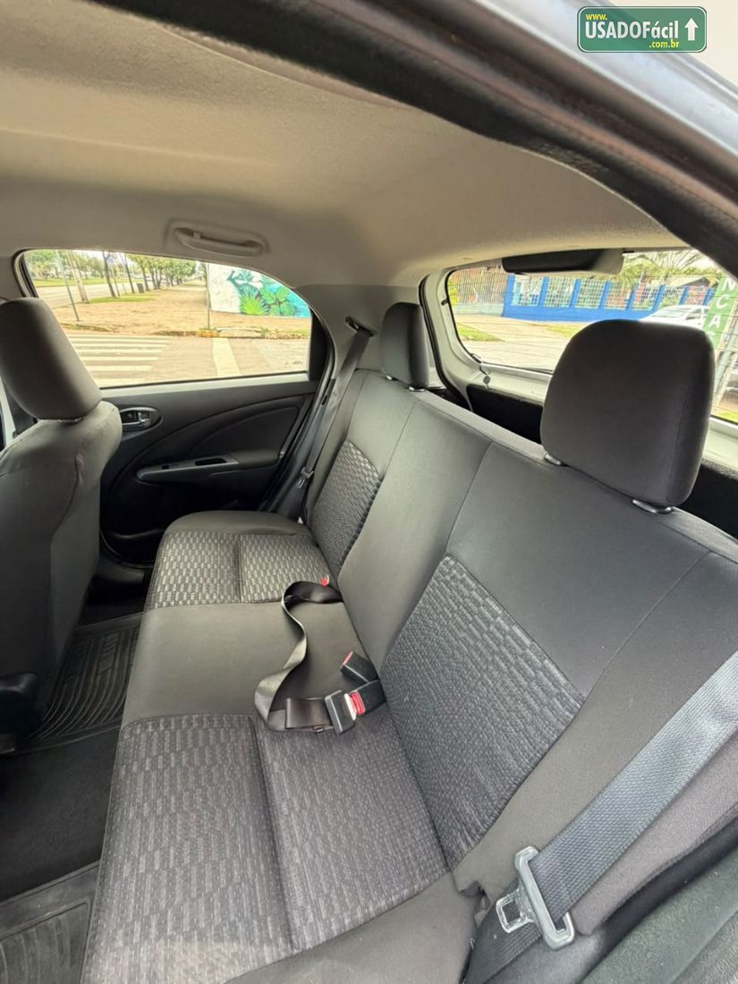 Toyota Etios Hatch X 1.3 Mecânico Flex 2015/2015 — foto 7 de 12