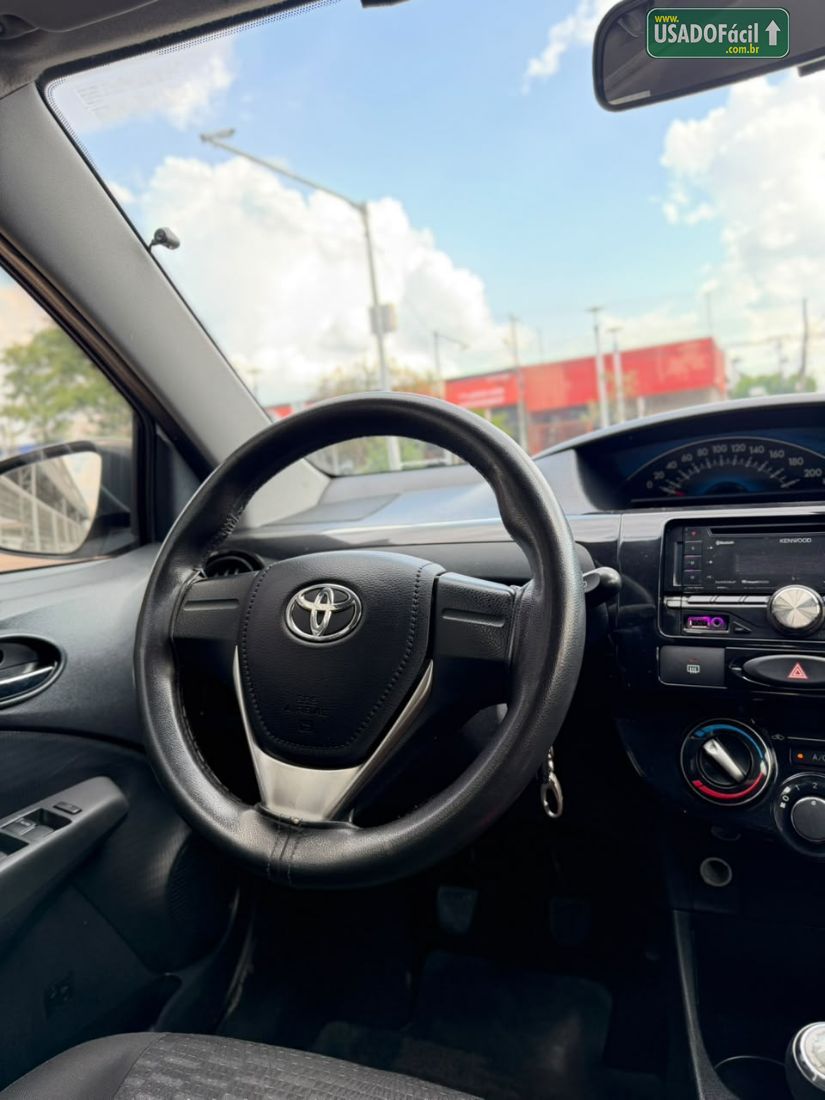 Toyota Etios Hatch X 1.3 Mecânico Flex 2015/2015 — foto 9 de 12