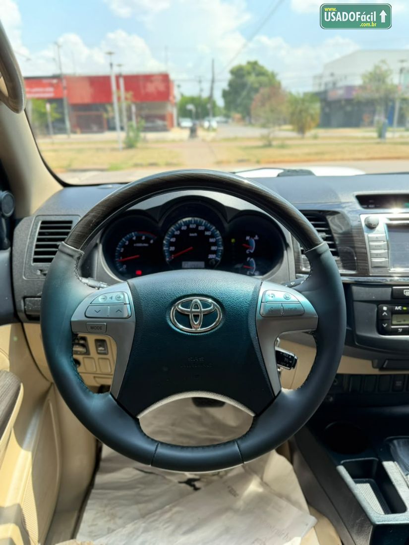 Toyota Hilux SW4 SRV D4-D 3.0 4x4 TDI Automático Diesel 2014/2014 — foto 11 de 17