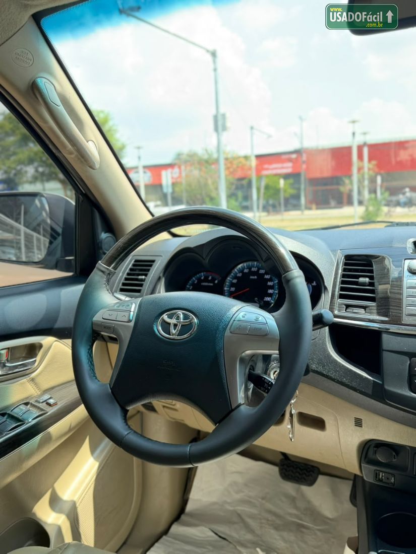 Toyota Hilux SW4 SRV D4-D 3.0 4x4 TDI Automático Diesel 2014/2014 — foto 12 de 17