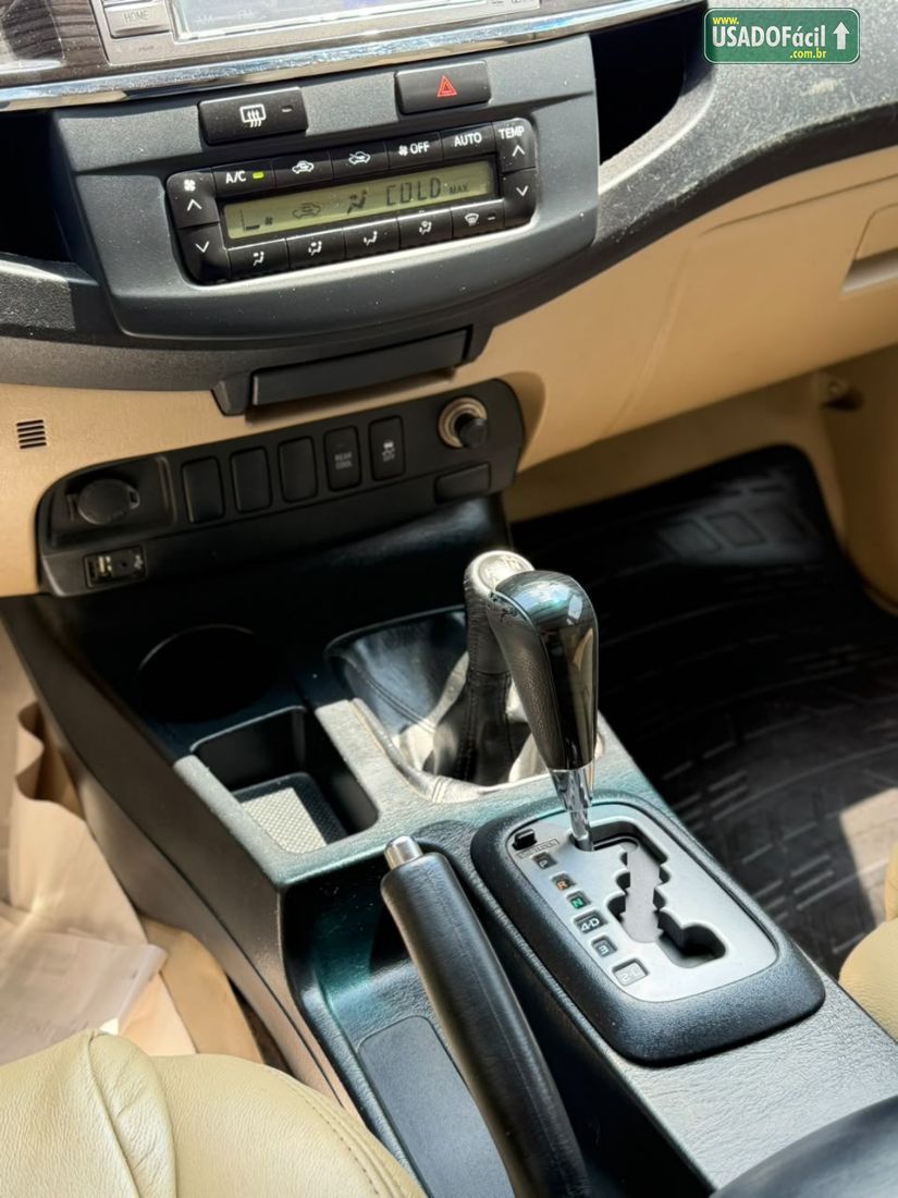 Toyota Hilux SW4 SRV D4-D 3.0 4x4 TDI Automático Diesel 2014/2014 — foto 15 de 17
