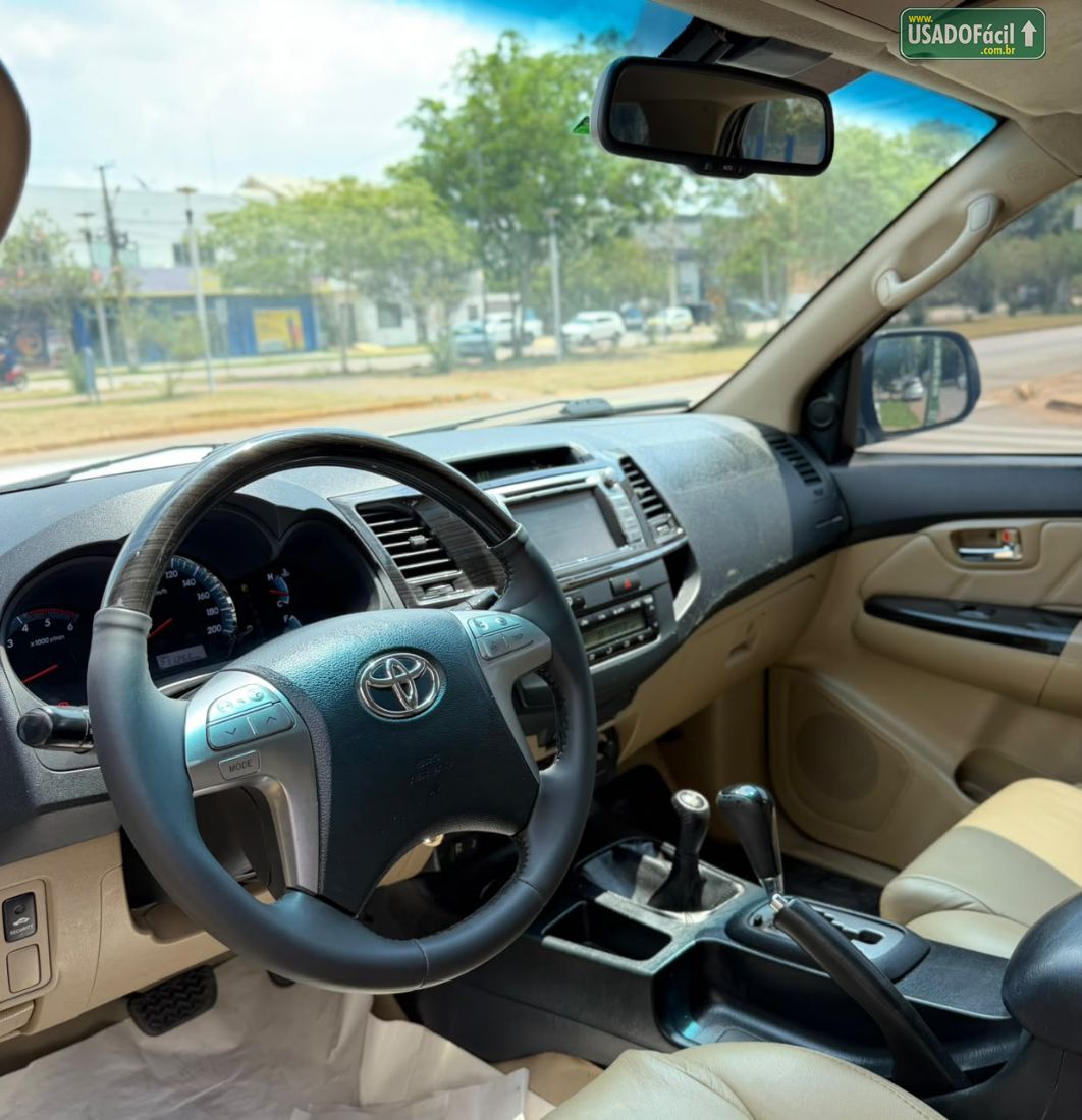 Toyota Hilux SW4 SRV D4-D 3.0 4x4 TDI Automático Diesel 2014/2014 — foto 16 de 17