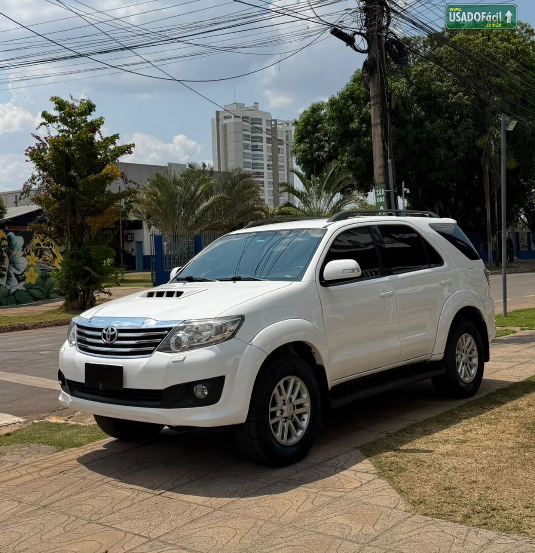 Toyota Hilux SW4 SRV D4-D 3.0 4x4 TDI Automático Diesel 2014/2014 — foto 2 de 17