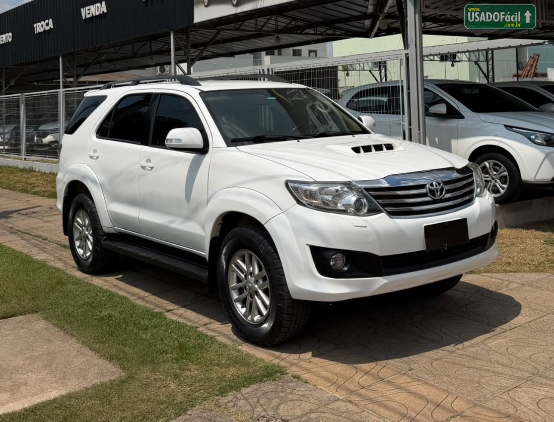 Toyota Hilux SW4 SRV D4-D 3.0 4x4 TDI Automático Diesel 2014/2014 — foto 3 de 17