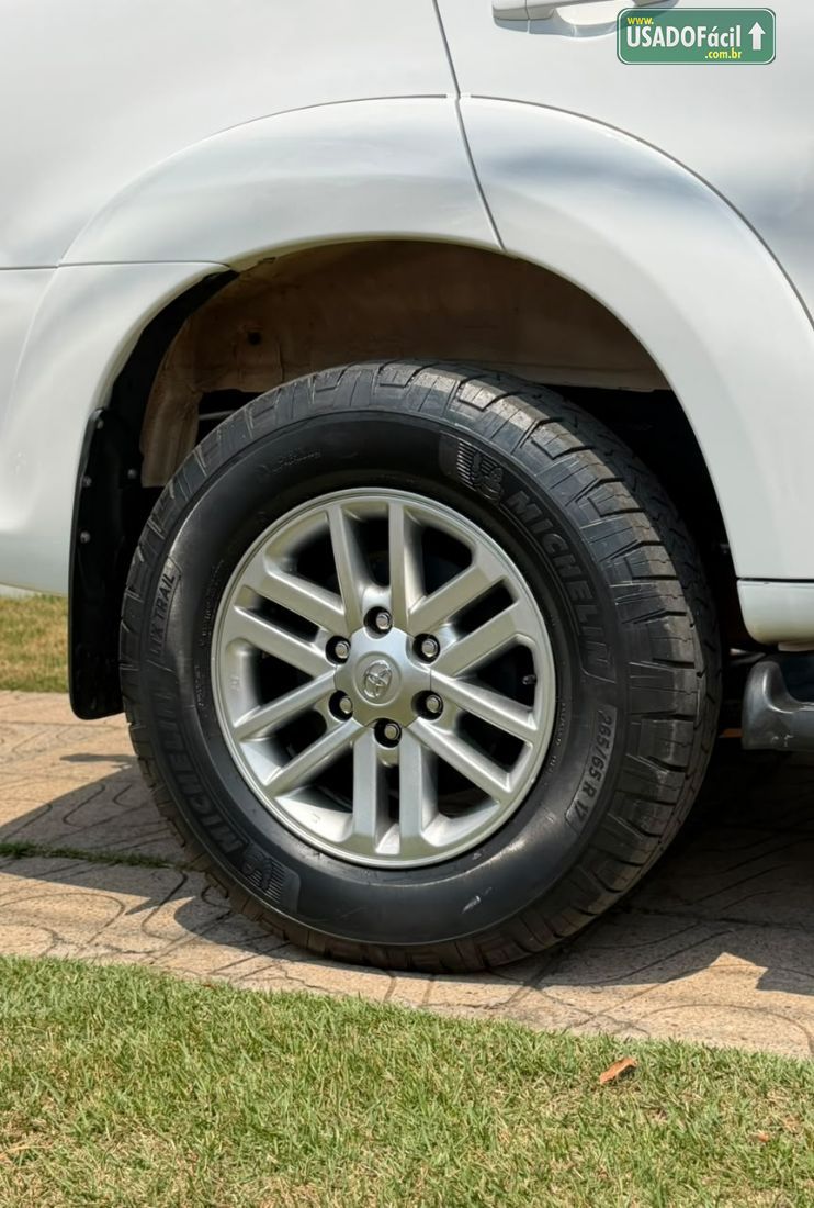 Toyota Hilux SW4 SRV D4-D 3.0 4x4 TDI Automático Diesel 2014/2014 — foto 7 de 17