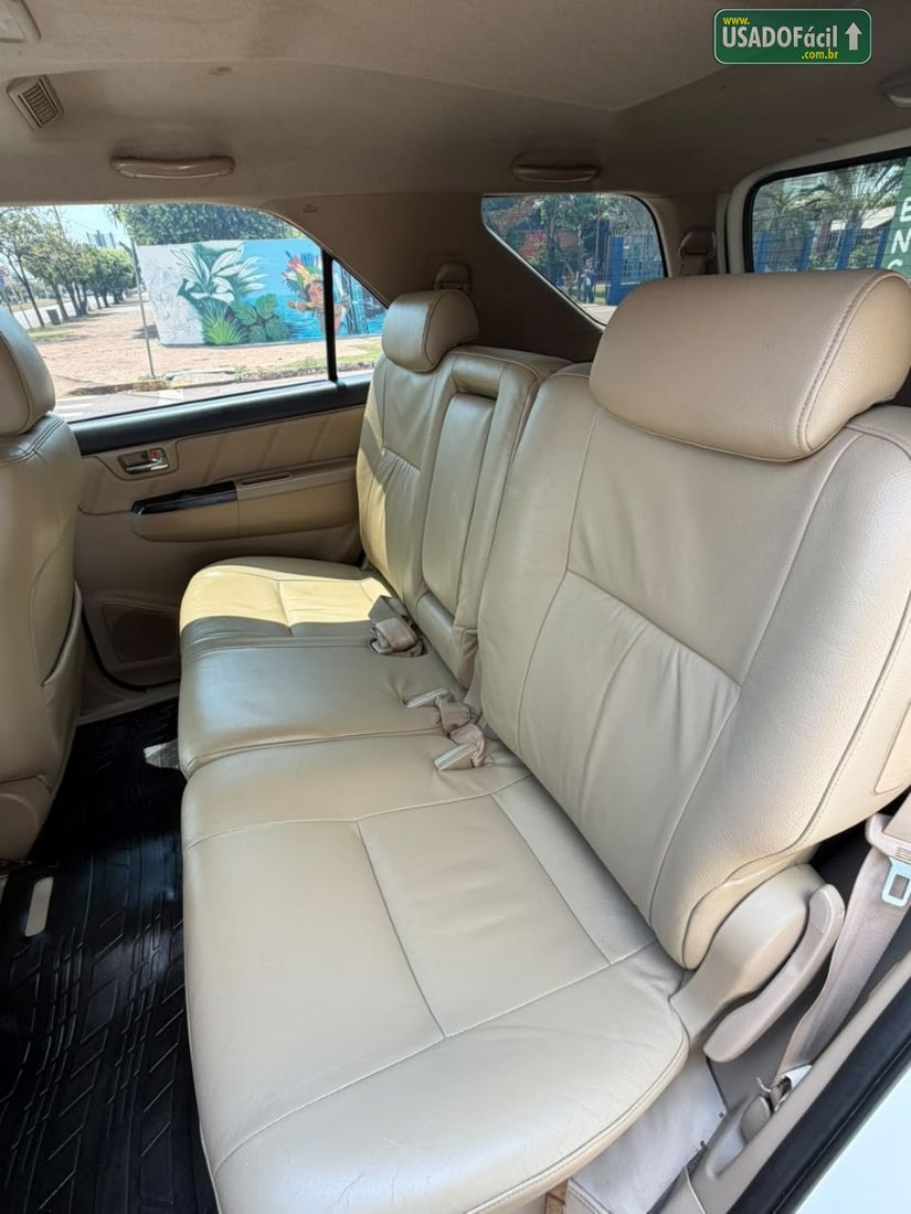 Toyota Hilux SW4 SRV D4-D 3.0 4x4 TDI Automático Diesel 2014/2014 — foto 9 de 17