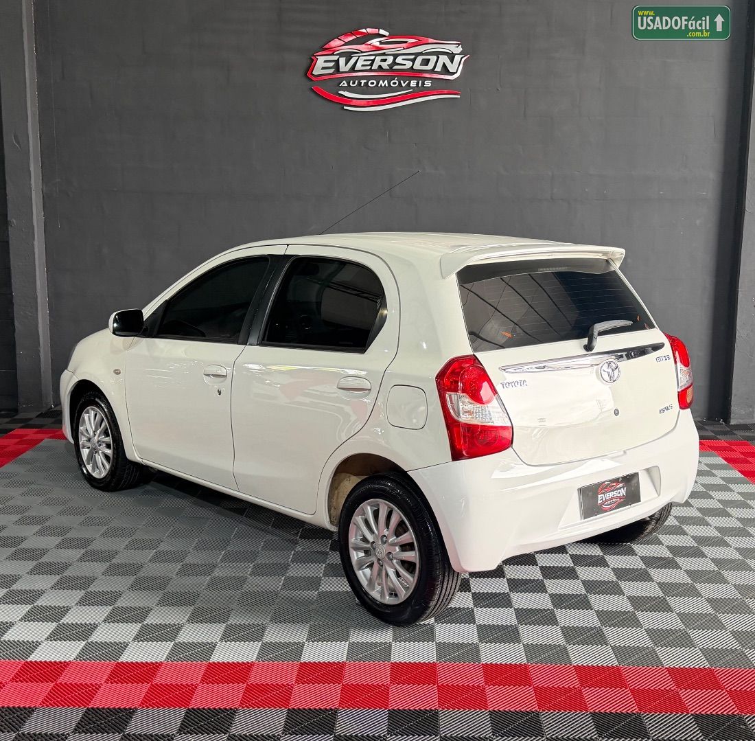 Toyota Etios Hatch XLS 1.5 Mecânico Flex 2013/2013 — foto 3 de 14