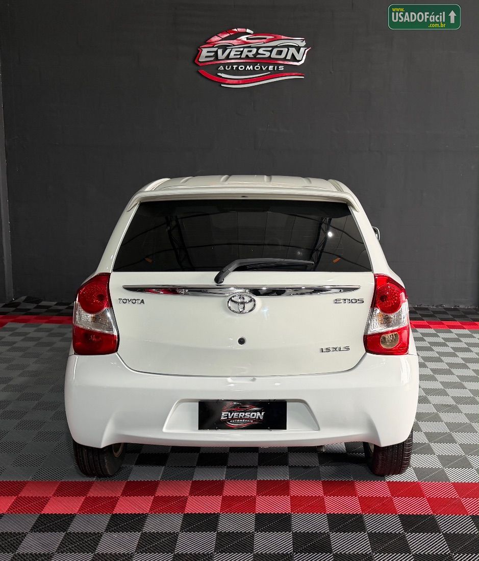 Toyota Etios Hatch XLS 1.5 Mecânico Flex 2013/2013 — foto 4 de 14