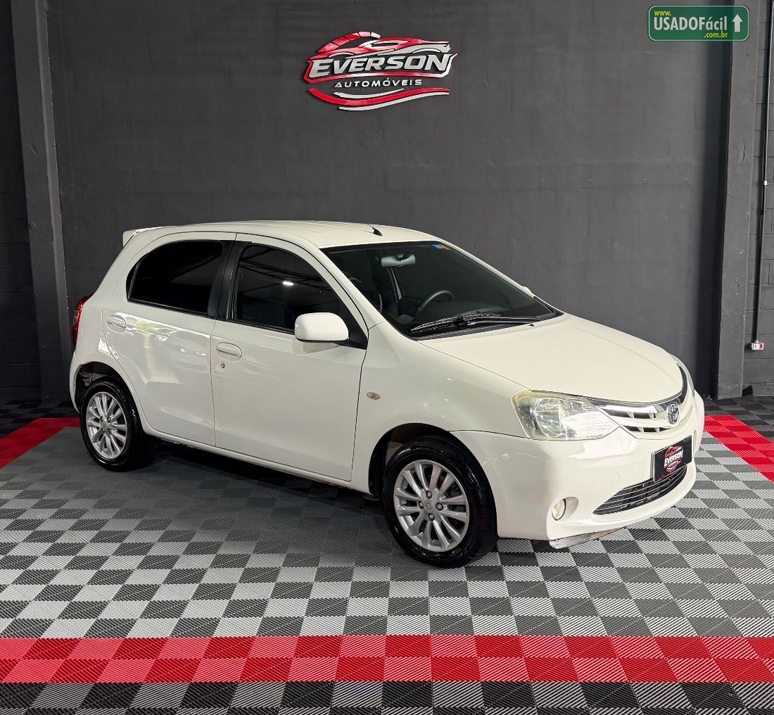 Toyota Etios Hatch XLS 1.5 Mecânico Flex 2013/2013 — foto 5 de 14