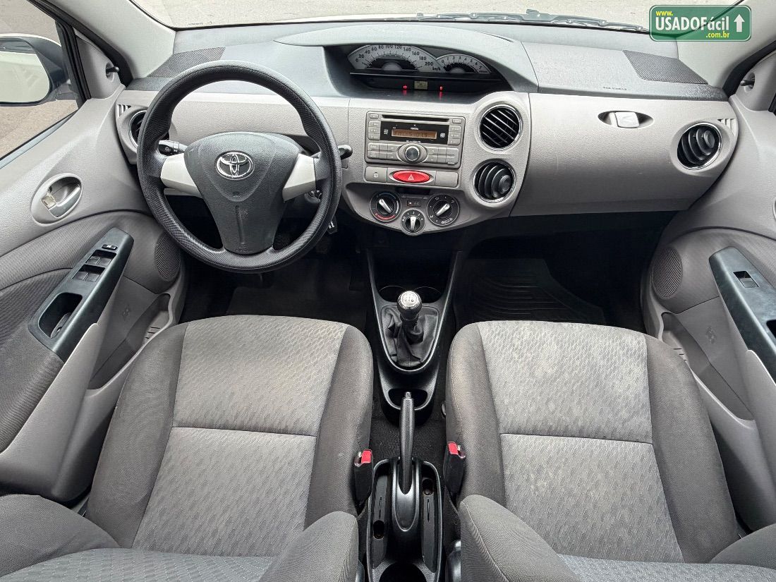 Toyota Etios Hatch XLS 1.5 Mecânico Flex 2013/2013 — foto 7 de 14