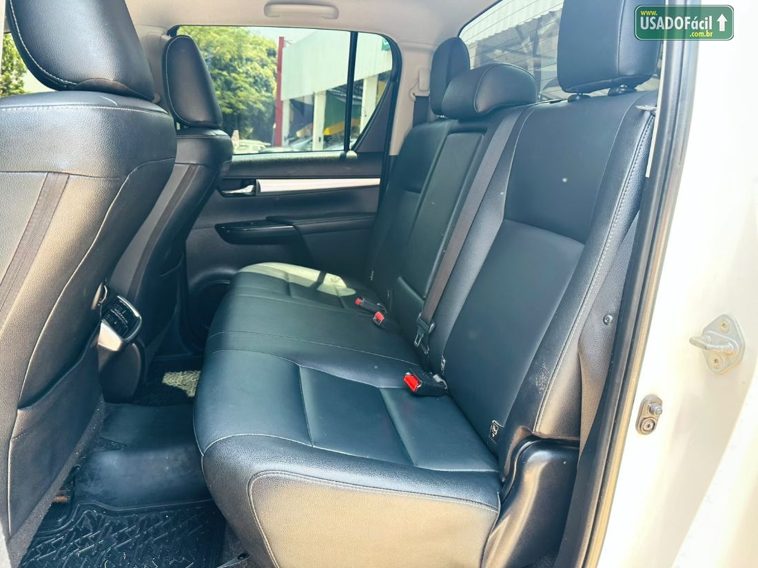 Toyota Hilux SRV CD 2.7 4x4 Automático Flex 2017/2017 — foto 13 de 18