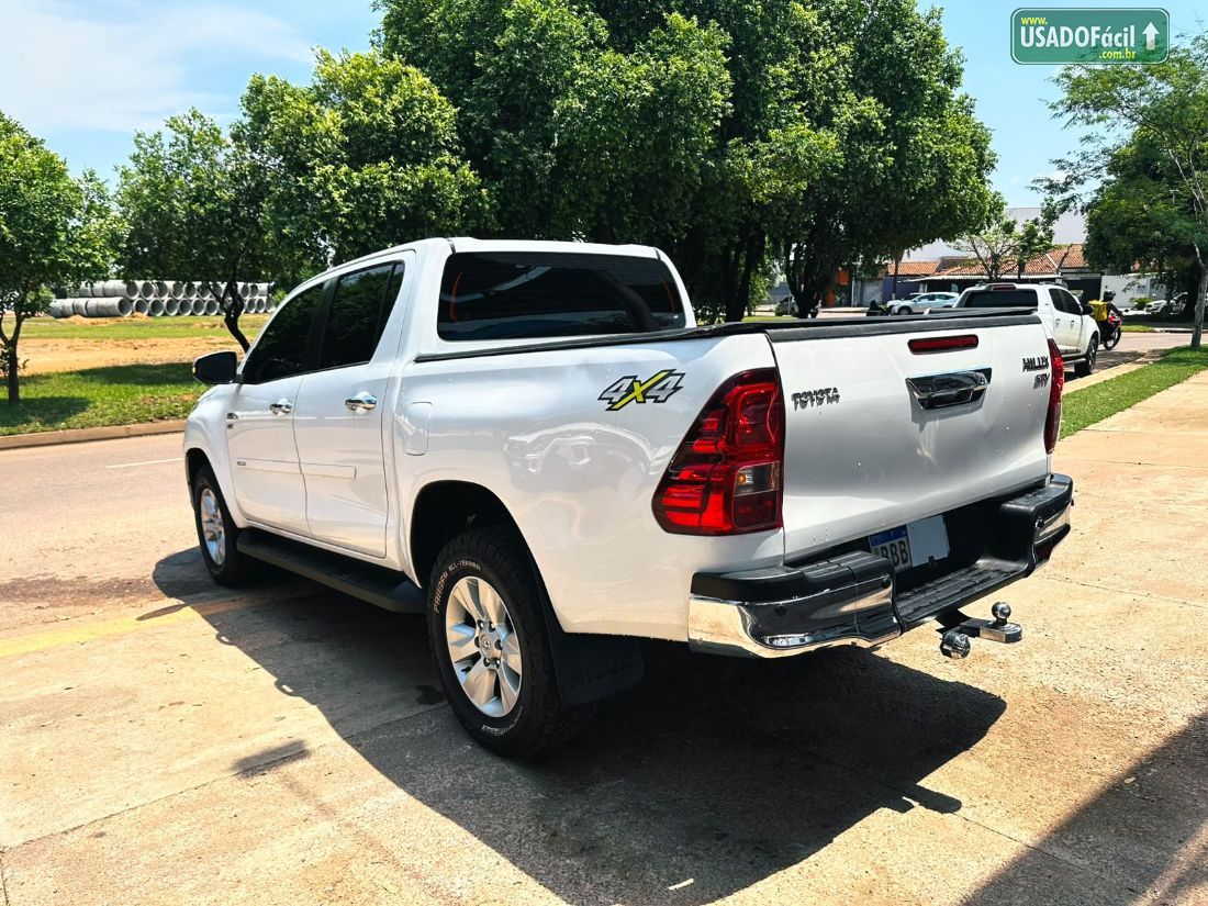 Toyota Hilux SRV CD 2.7 4x4 Automático Flex 2017/2017 — foto 14 de 18
