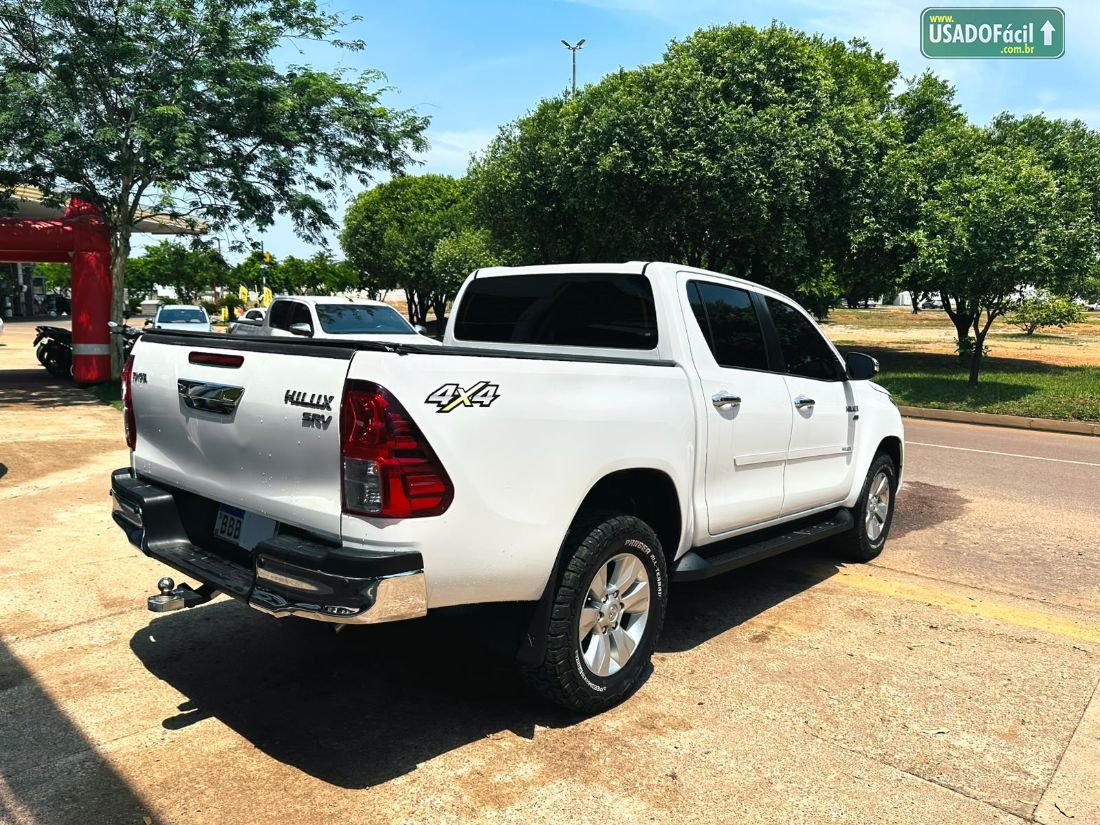 Toyota Hilux SRV CD 2.7 4x4 Automático Flex 2017/2017 — foto 16 de 18
