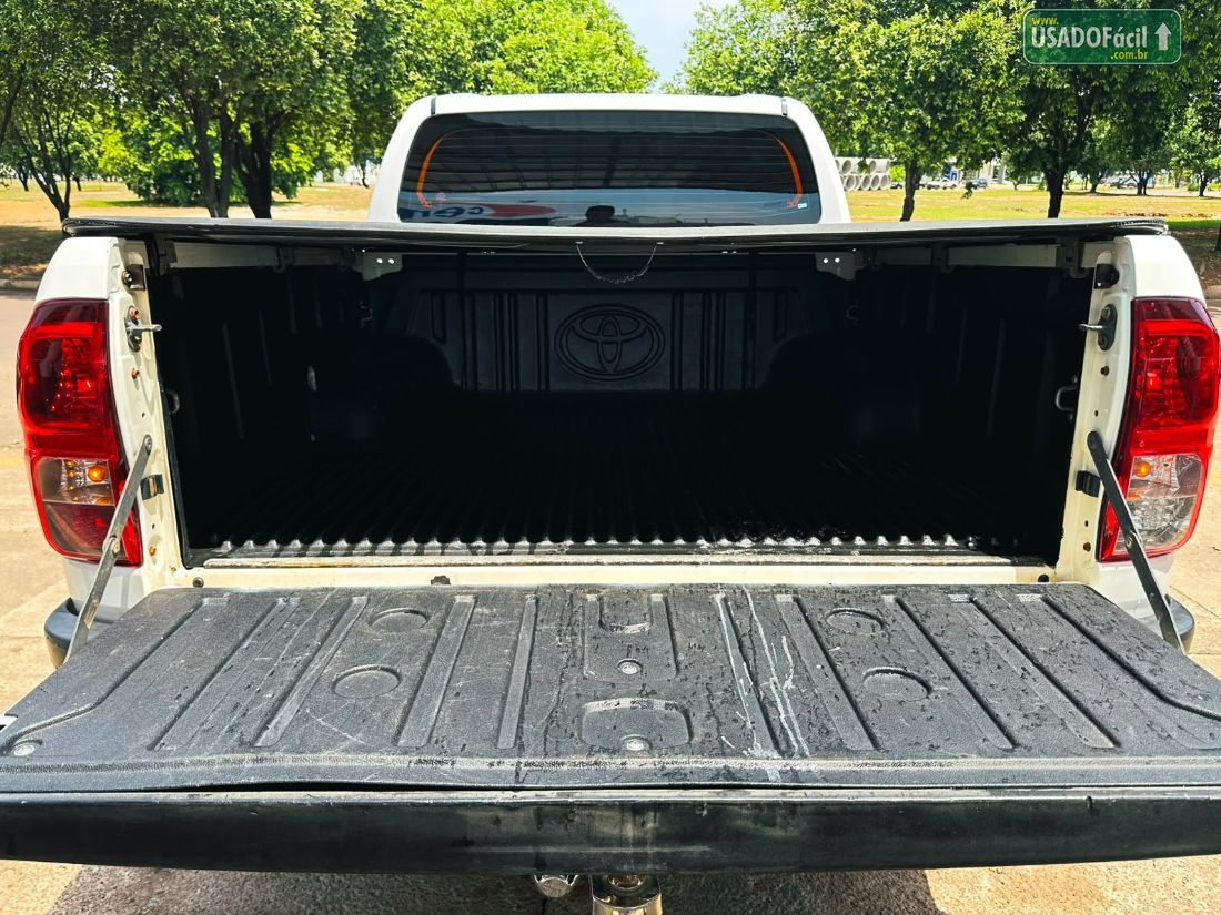 Toyota Hilux SRV CD 2.7 4x4 Automático Flex 2017/2017 — foto 17 de 18